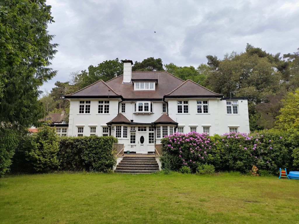 41 Queens Park Avenue, Bournemouth BH8