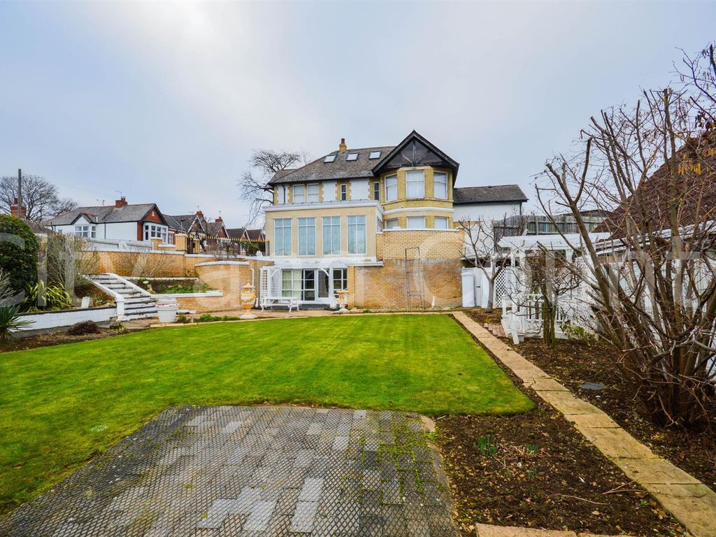 5 bed property for sale in Thorpe Lea Road, Peterborough PE3, £