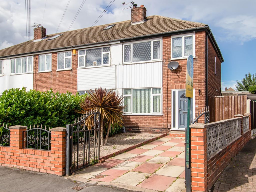 3 bed end terrace house for sale in Potovens Lane, Outwood, Wakefield