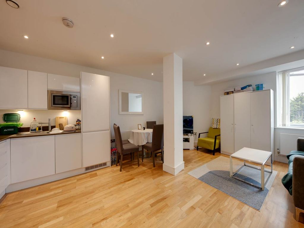 1 bed flat for sale in Burlington House, Swanfield Road, Waltham Cross EN8, £200,000 Zoopla