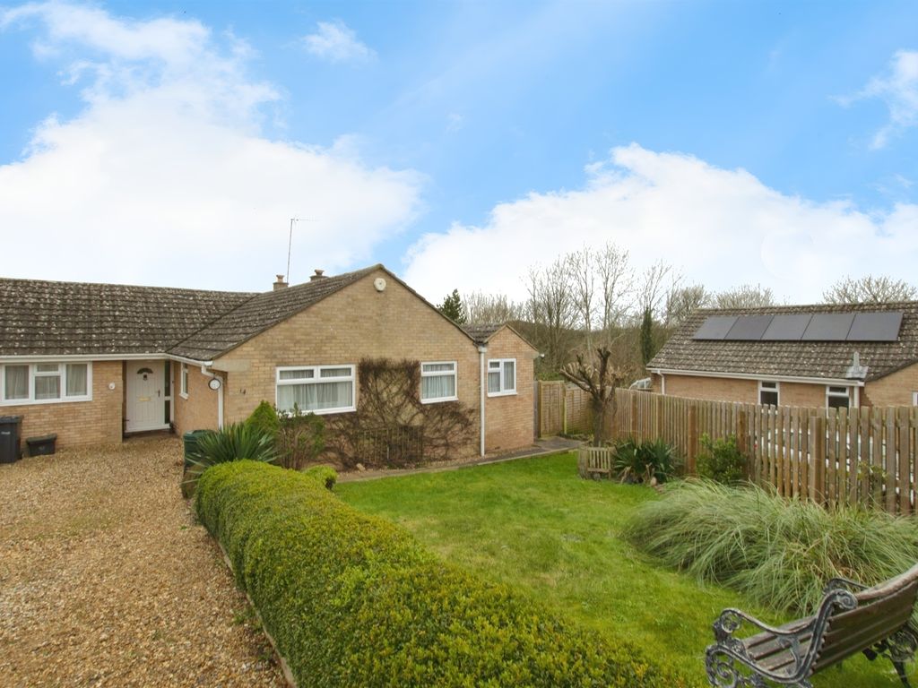 4 bed detached bungalow for sale in Highfield Rise, Shrewton, Salisbury