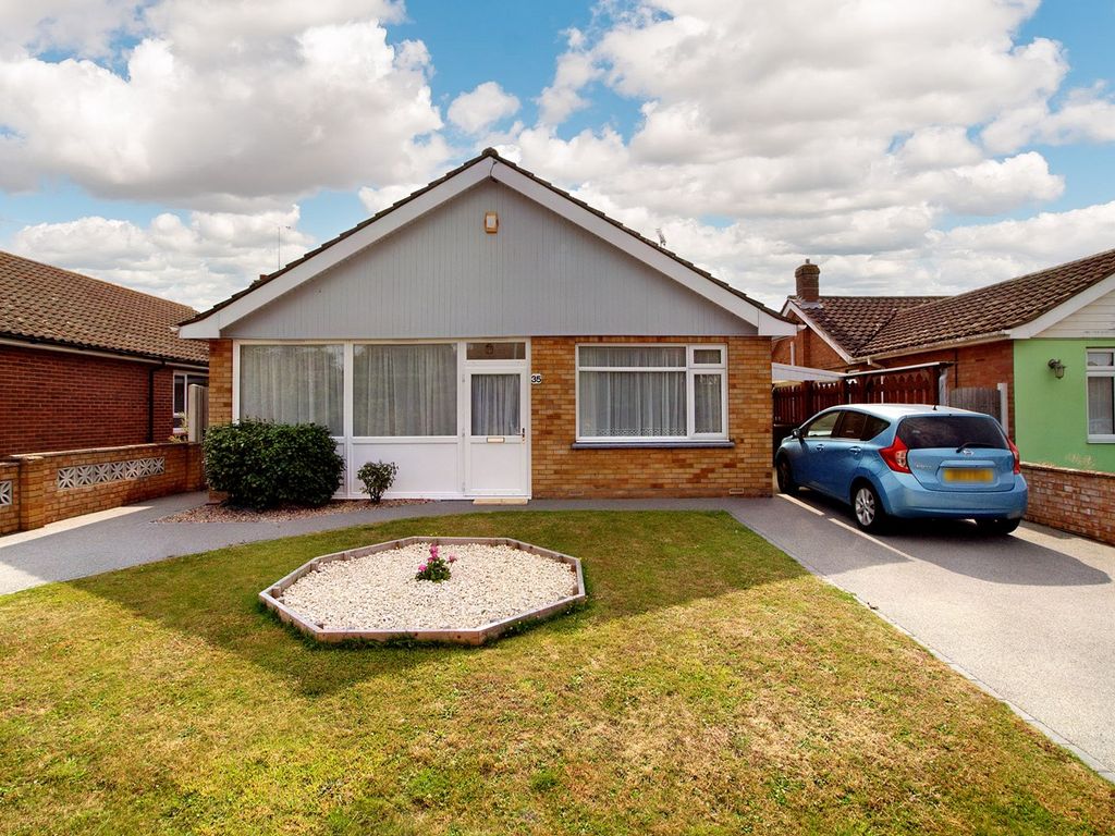 3 bed detached bungalow for sale in Rush Green Road, ClactonOnSea