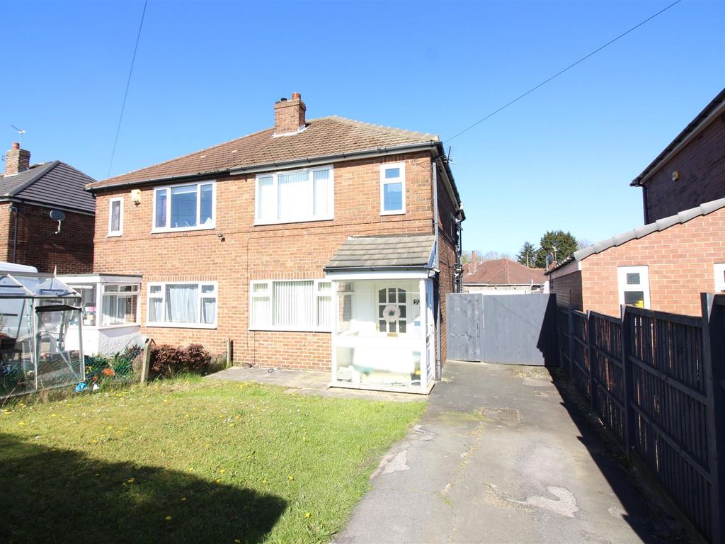 3 bed semidetached house for sale in Pendas Way, Crossgates, Leeds