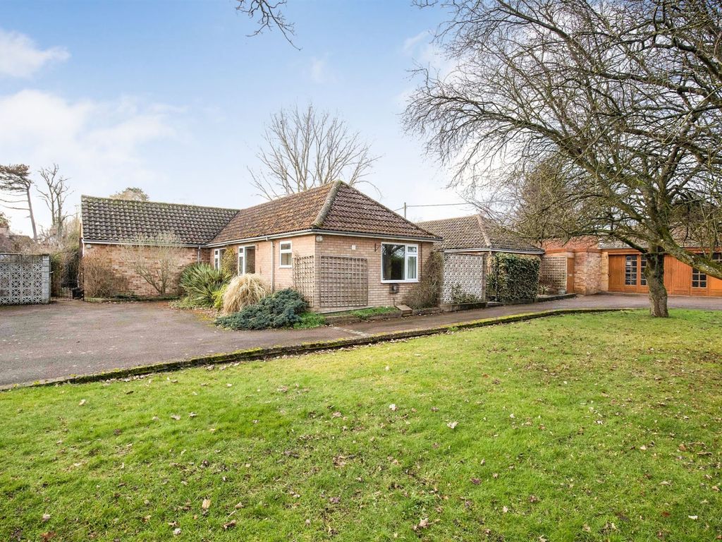 5 bed detached bungalow for sale in Ladbroke, Southam, Warwickshire CV47 Zoopla