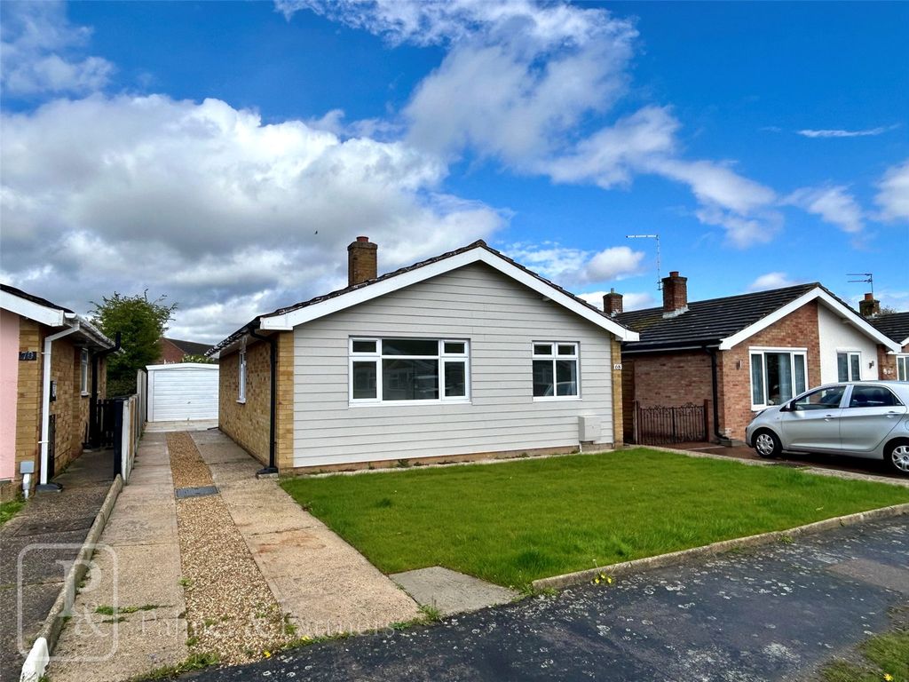 2 bed bungalow for sale in Woodlands Close, ClactonOnSea, Essex CO15