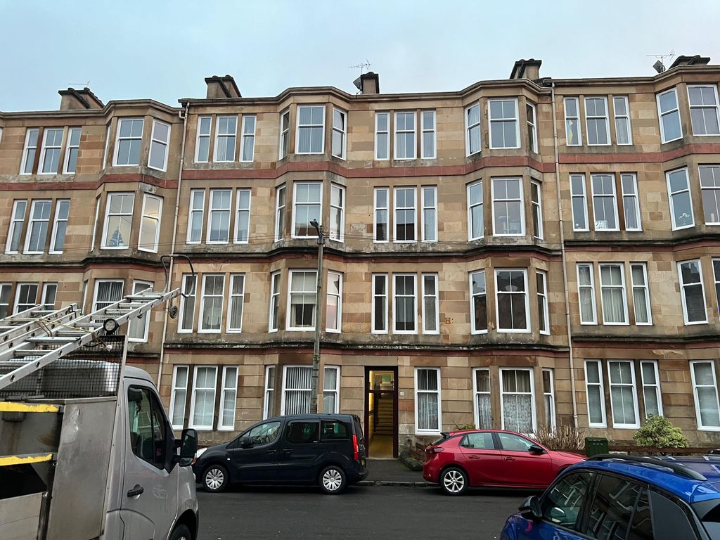 2 bed flat to rent in Cumming Drive, Glasgow G42, £725 pcm Zoopla