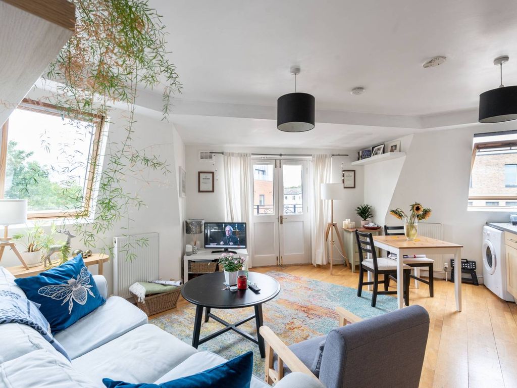 Lyham Road, Clapham Park, London SW2  