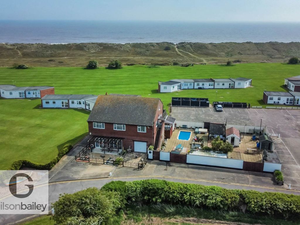 3 bed detached house for sale in Edwards Rd, Winterton On Sea NR29, £