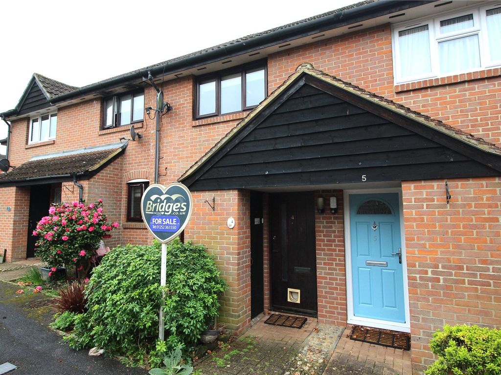 2 bed terraced house for sale in House Plat Court, Church Crookham, Fleet, Hampshire GU52, £