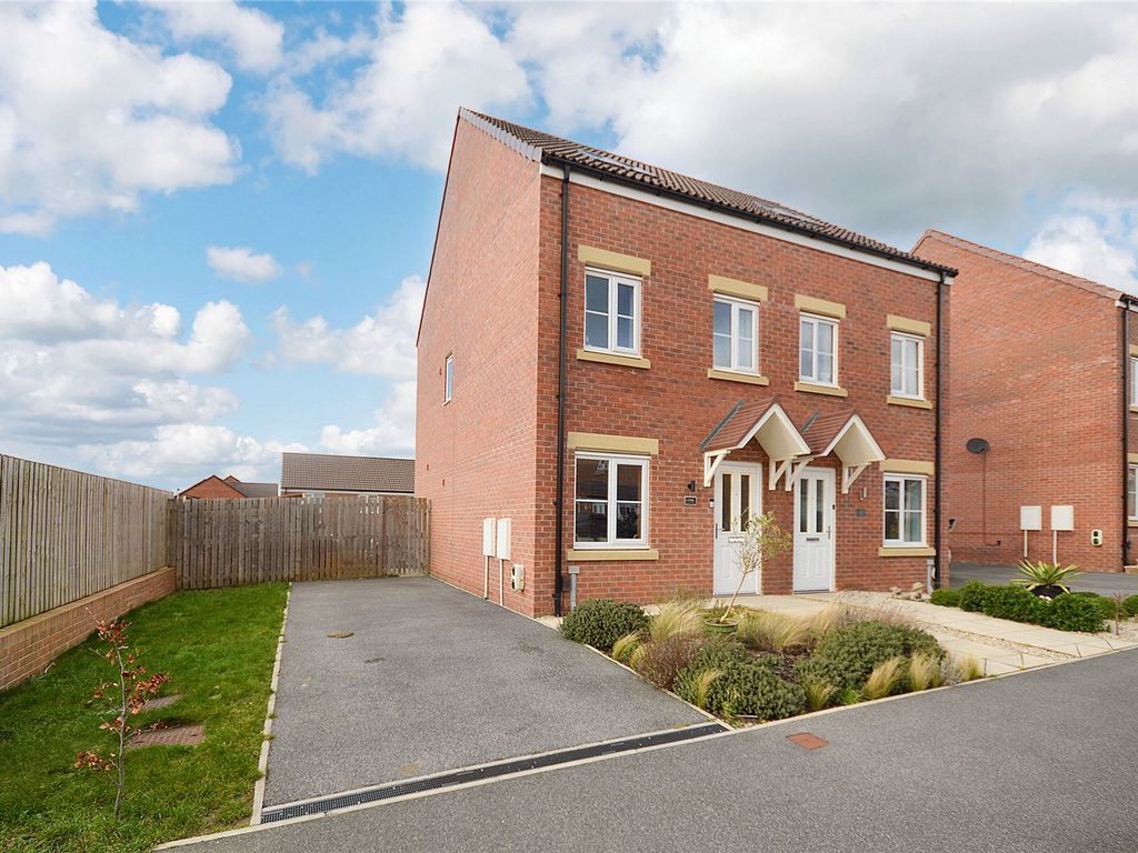 3 bed semidetached house for sale in Baildon Dene, Kippax, Leeds, West