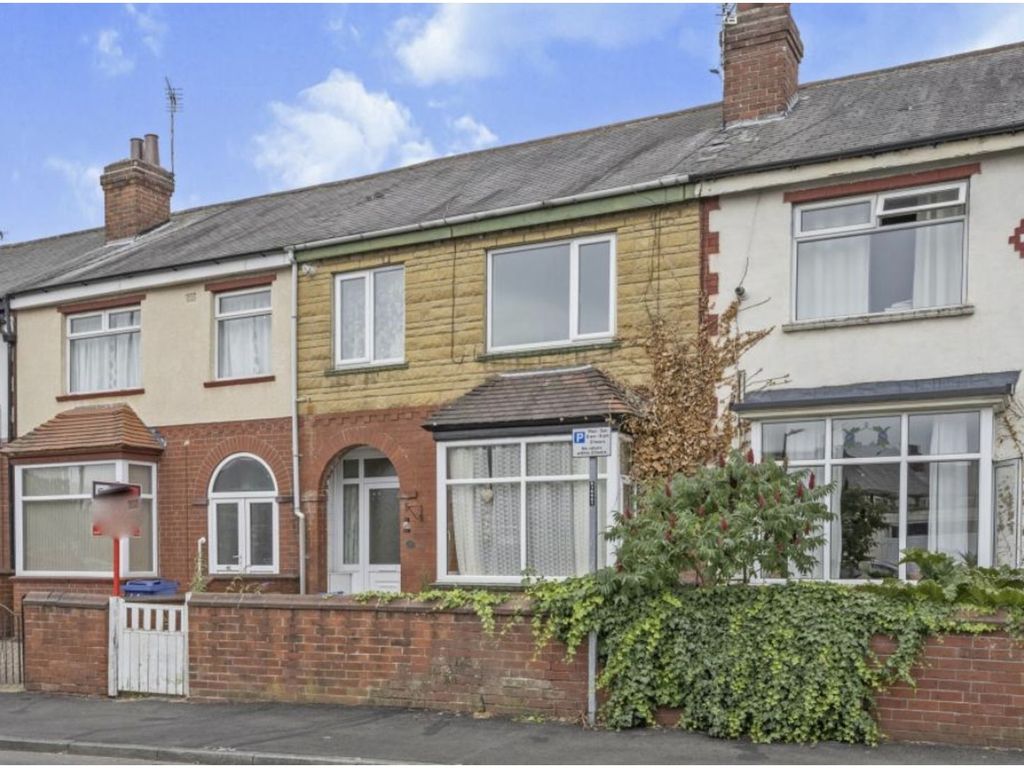 3 bed terraced house for sale in Lifford Road, Doncaster DN2, £100,000