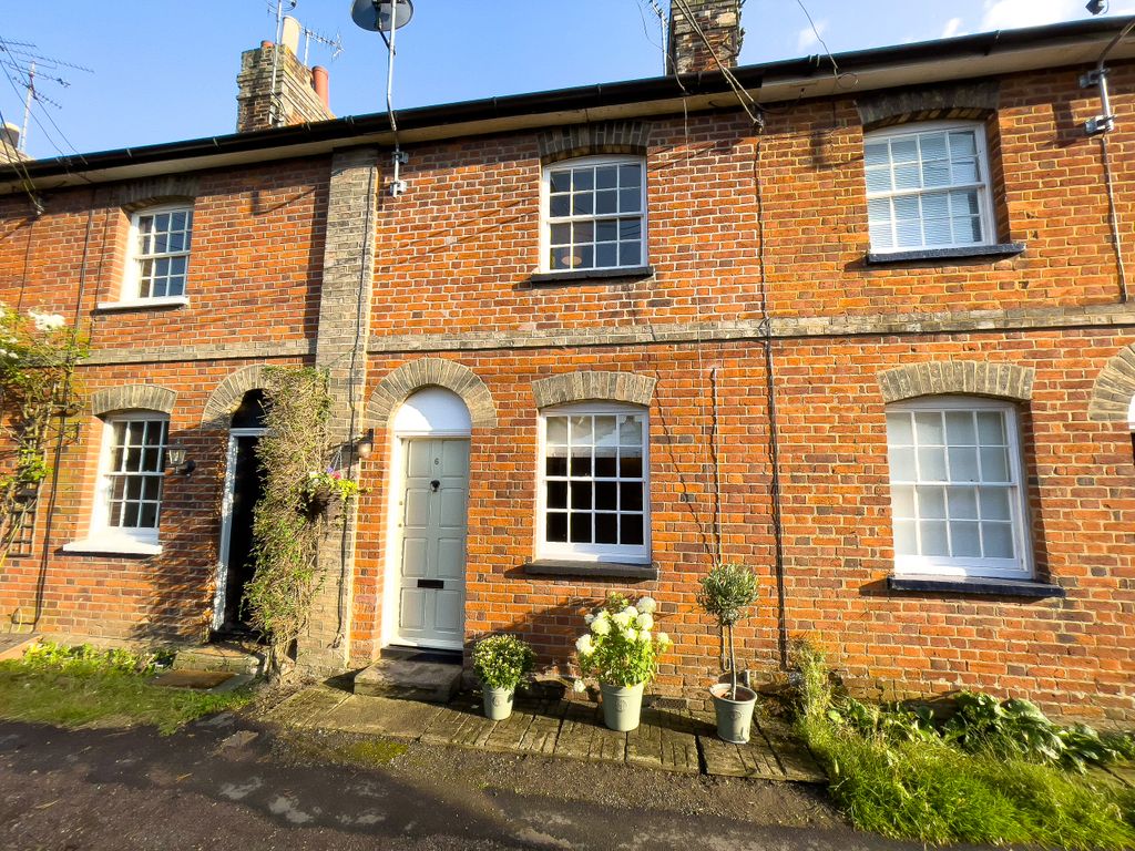 2 bed detached house for sale in Albert Place, Coggeshall CO6, £284,750