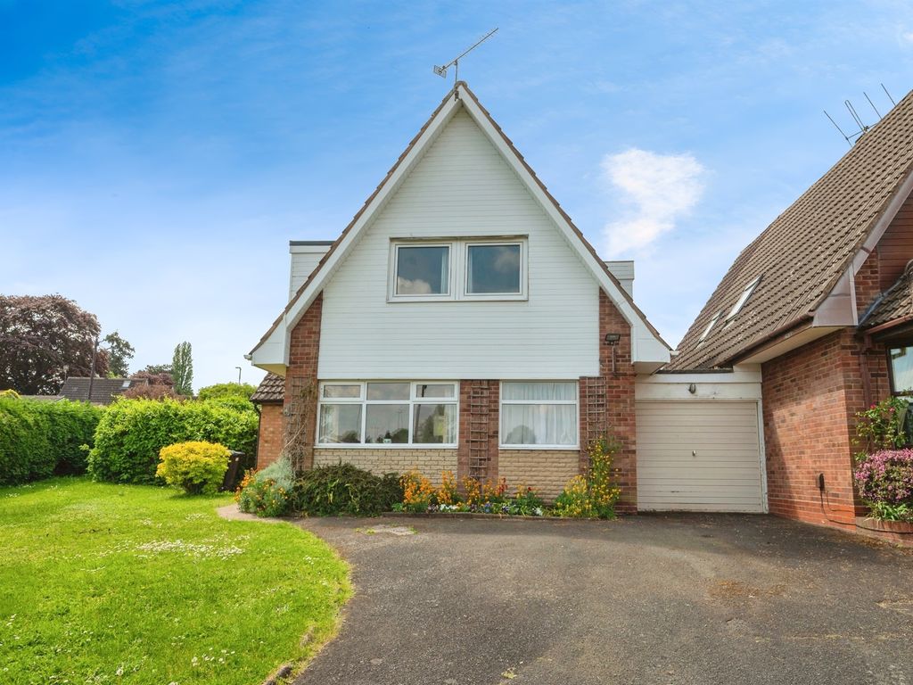 3 bed link detached house for sale in Merton Close, Kidderminster DY10