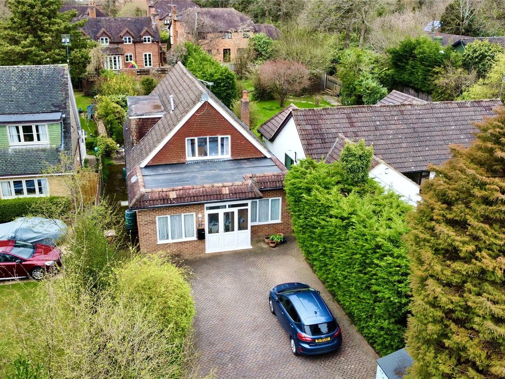 4 bed detached house for sale in Nash Grove Lane, Finchampstead