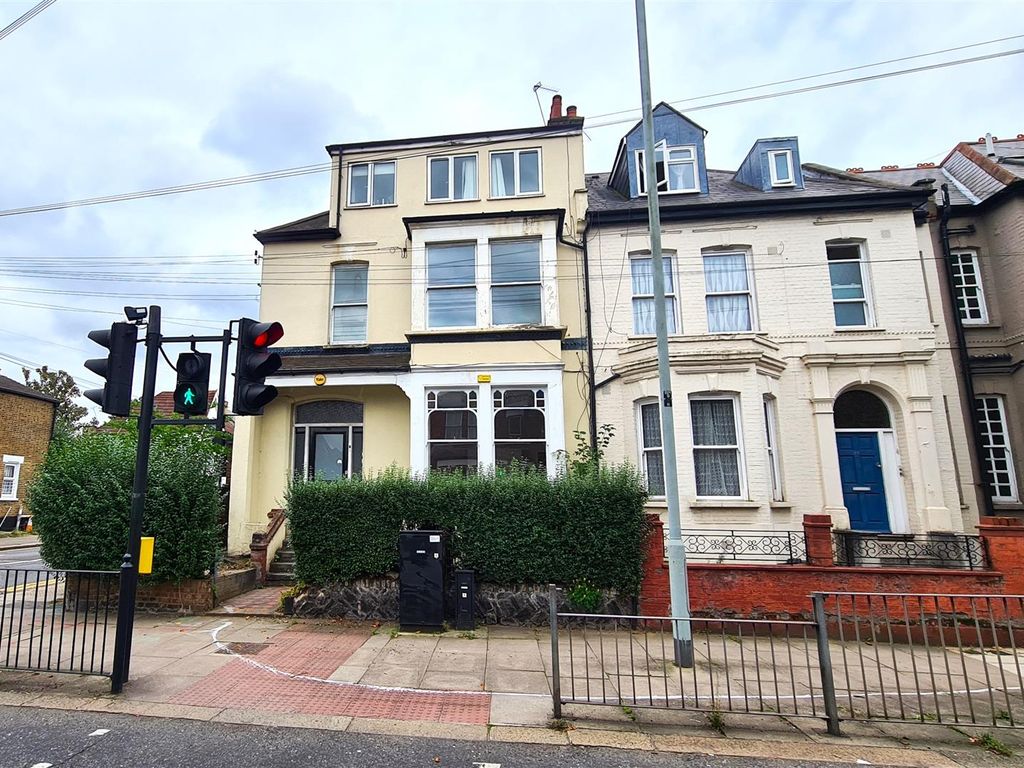 Studio to rent in Belmont Road, S. Tottenham N15, £1,300 pcm Zoopla