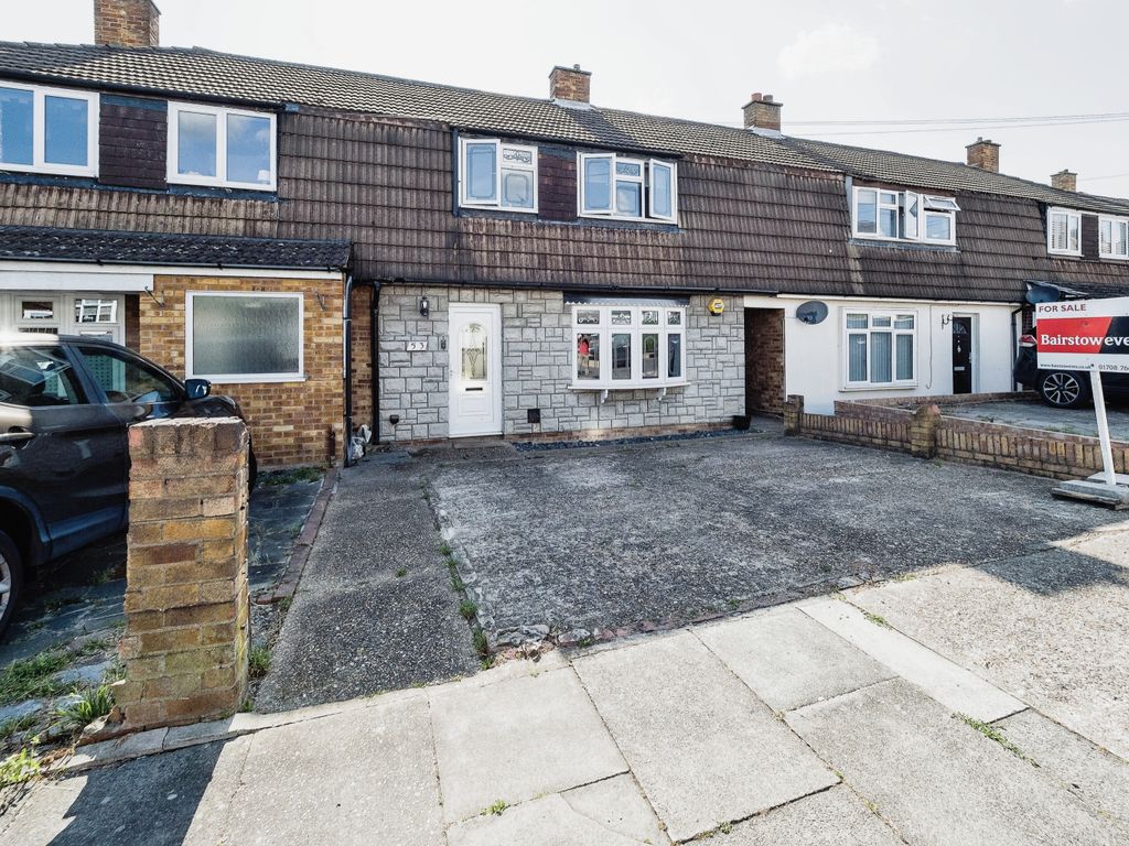3 bed terraced house for sale in Bellevue Road, Romford RM5 Zoopla