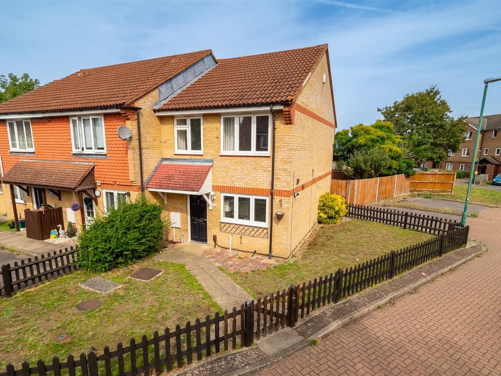 3 bed end terrace house for sale in Arcadia Close, Carshalton SM5, £