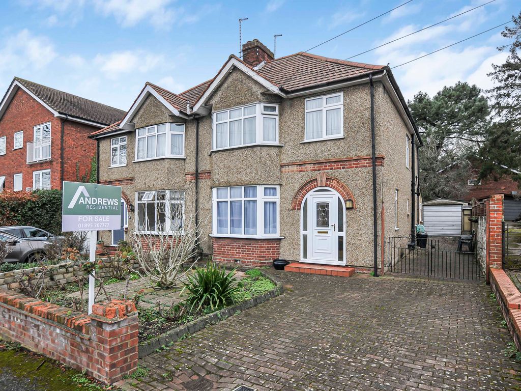 3 bed semidetached house for sale in Bawtree Road, North Uxbridge UB8
