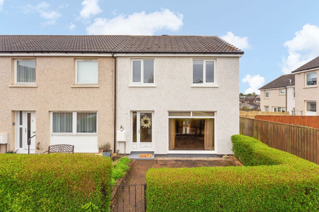 3 bed end terrace house for sale in Balmoral Place, Stenhousemuir FK5, £155,000 Zoopla