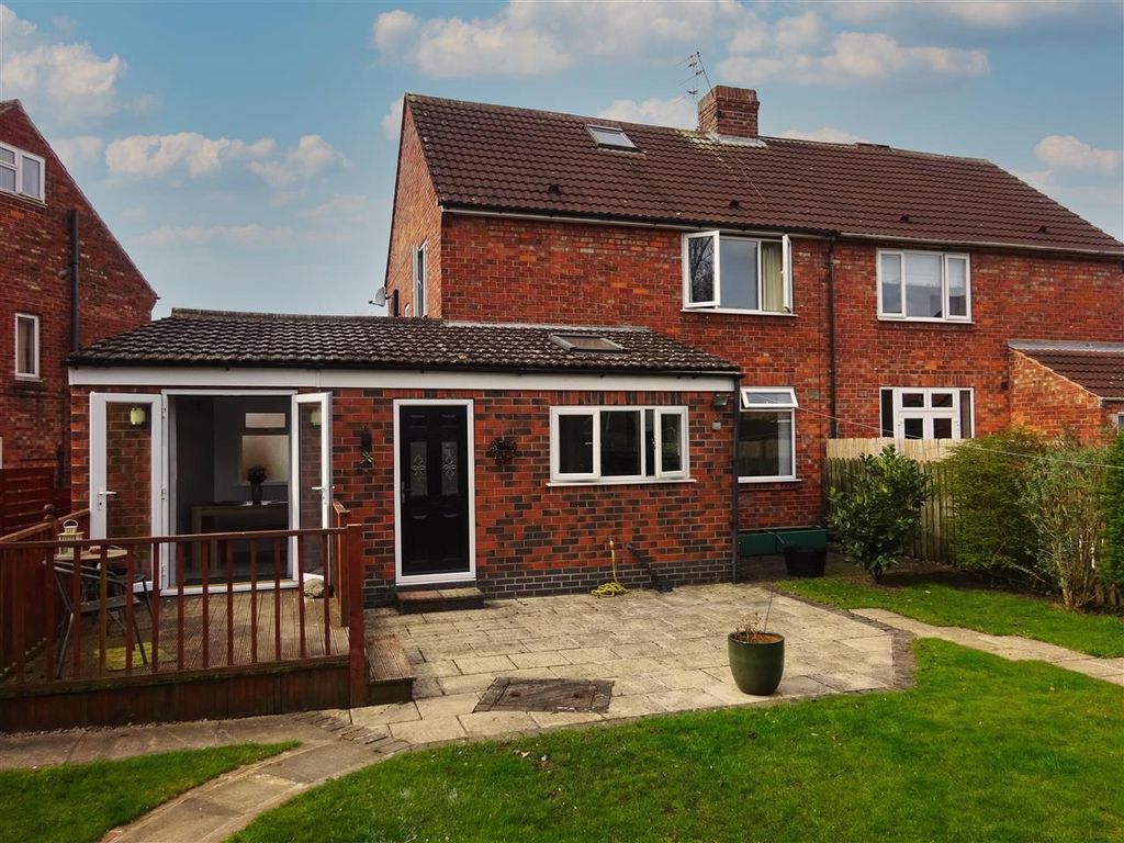 3 bed semidetached house for sale in Nidd Grove, Dringhouses, York