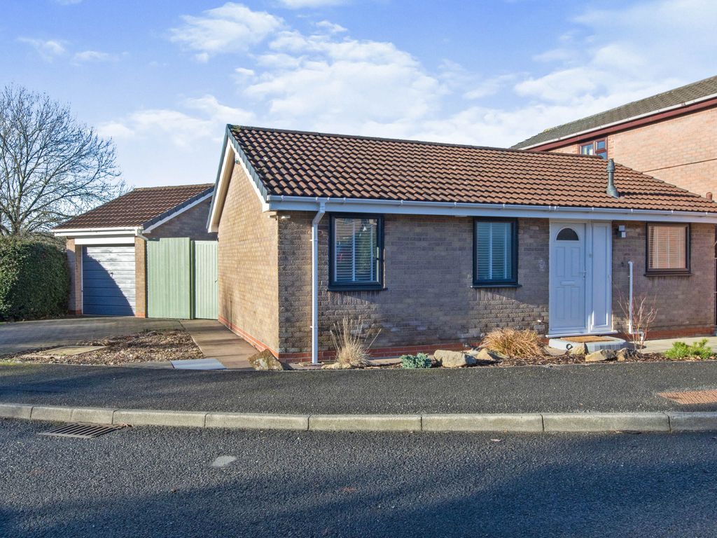 2 bed bungalow for sale in Bone Croft, ClaytonLeWoods, Chorley