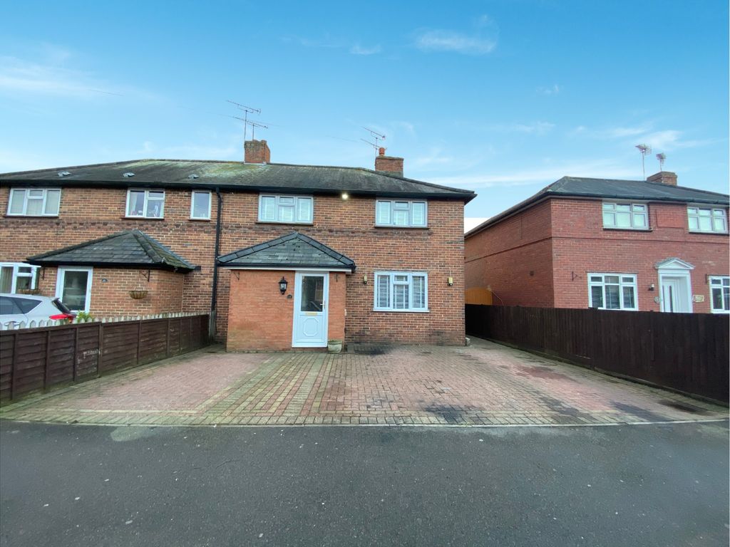 3 bed semidetached house for sale in Osborne Road, Willesborough