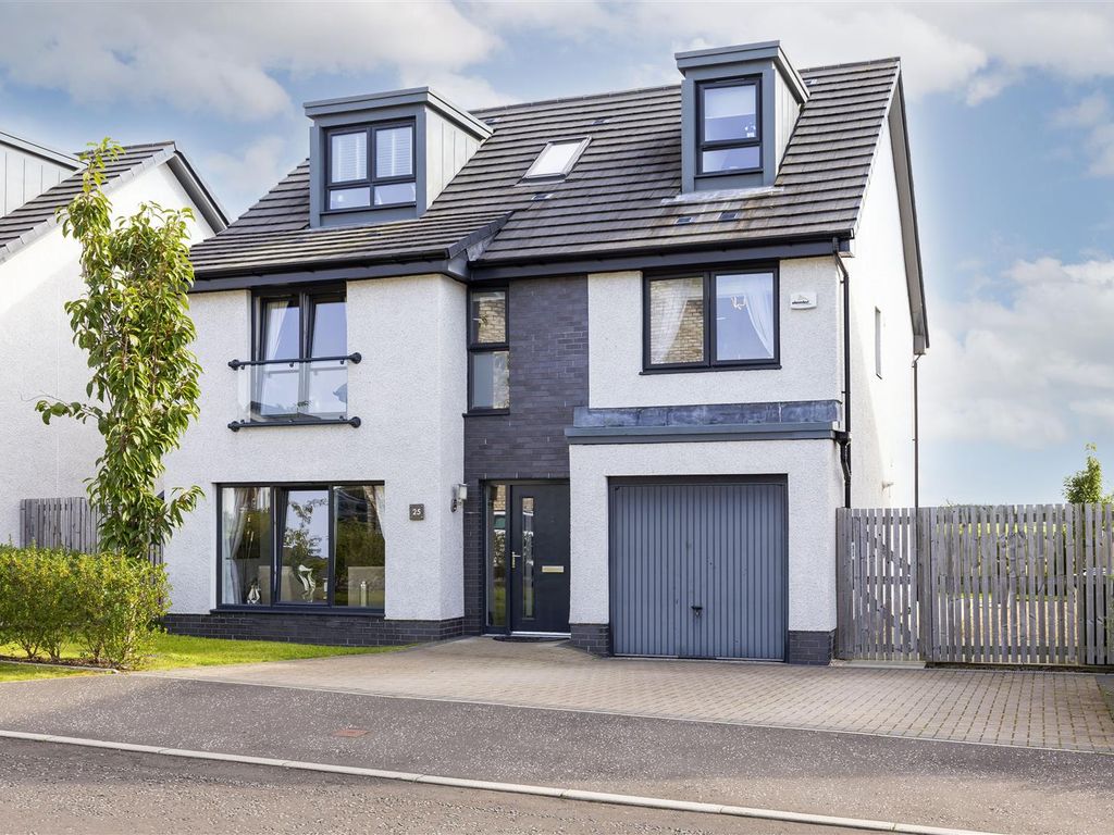 5 bed detached house for sale in Cyprian Drive, Lenzie, Kirkintilloch