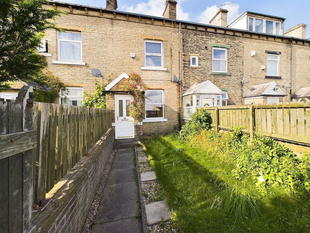 3 bed terraced house for sale in College Terrace, Halifax, West