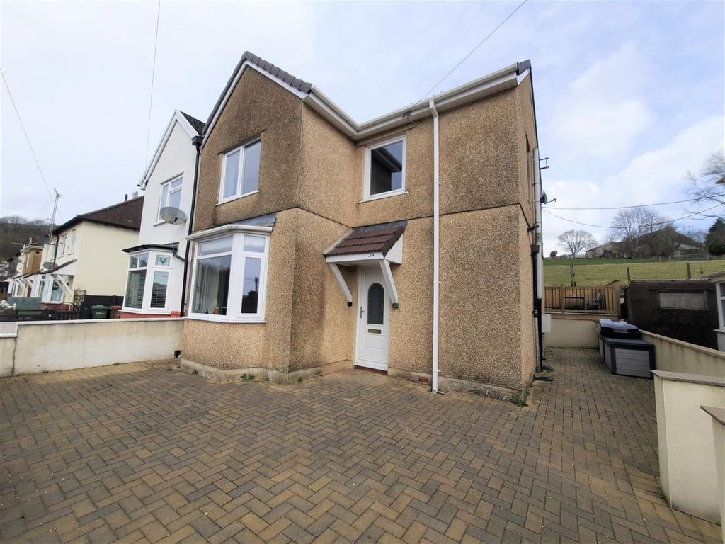 3 bed semidetached house for sale in Fernlea, Risca, Newport NP11 Zoopla