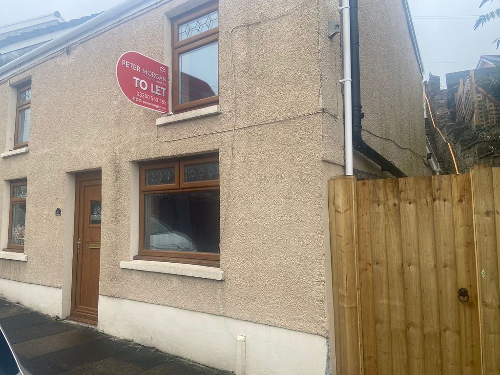 2 bed end terrace house to rent in Garn Road, Maesteg, Bridgend. CF34