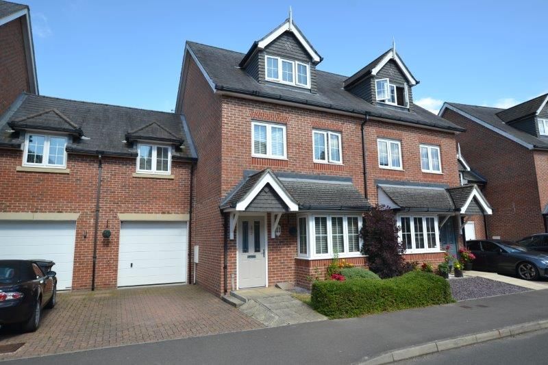 4 bed semidetached house for sale in Sycamore Road, Lindford GU35 Zoopla