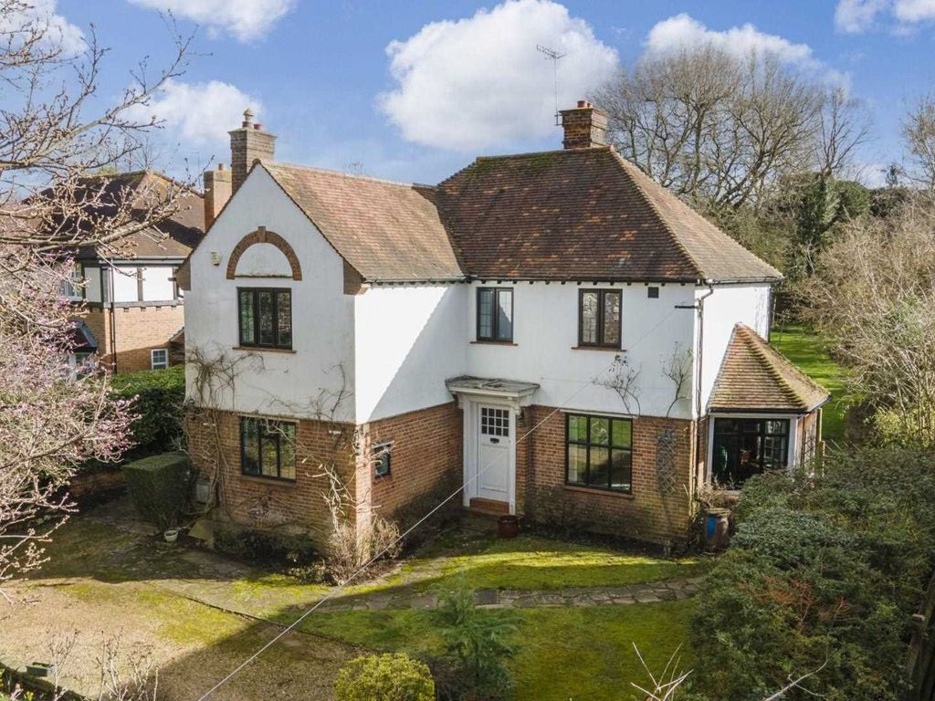 5 bed detached house for sale in Coldharbour Lane, Bushey WD23, £