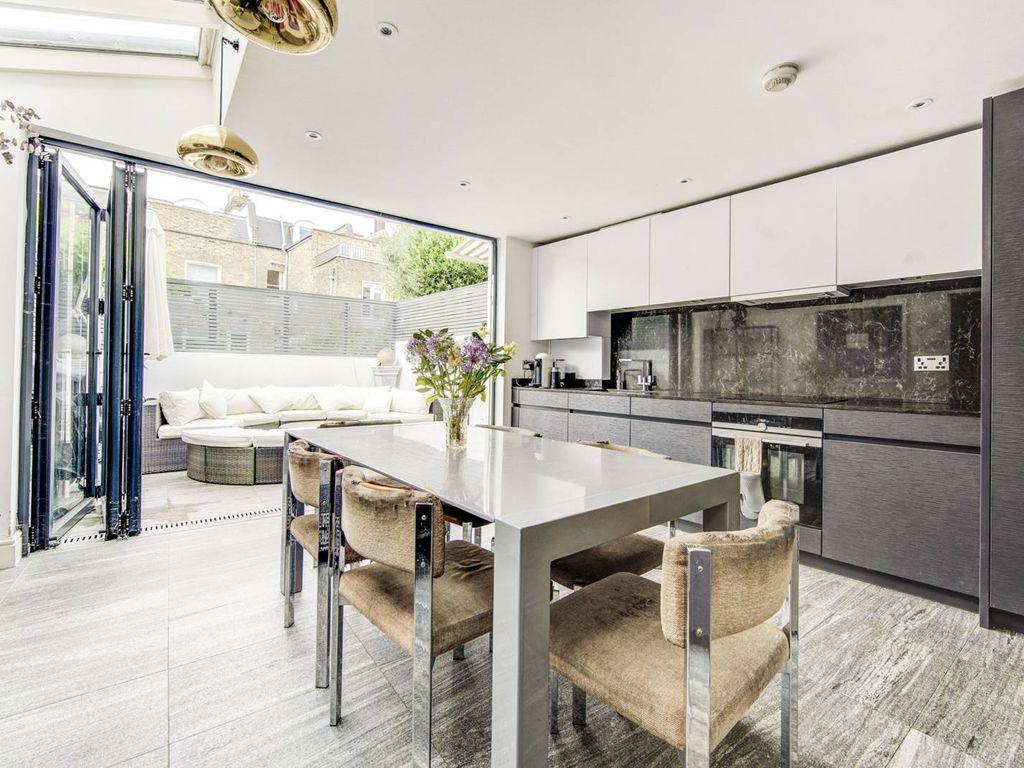 4 bed property to rent in Pursers Cross Road, Parsons Green, London SW6