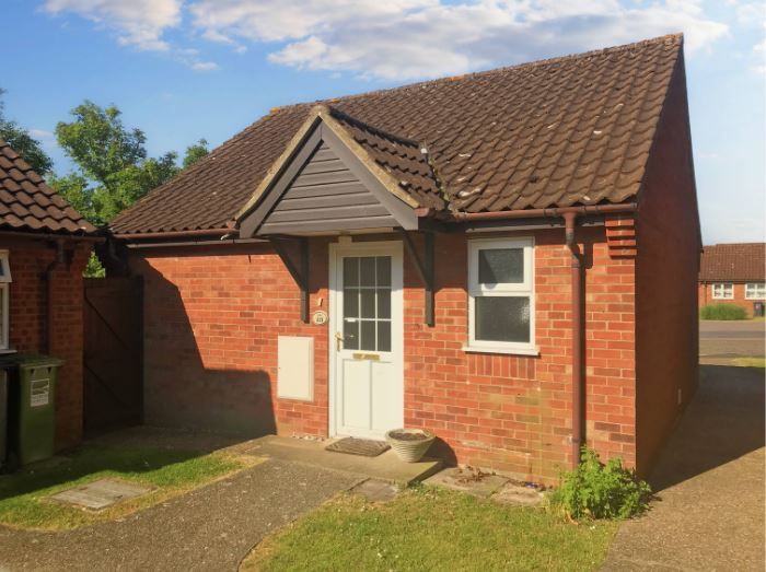 1 bed detached bungalow for sale in Fayregreen, Fakenham NR21, £115,000