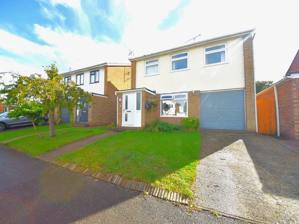 3 bed detached house for sale in Churchill Close, Flackwell Heath, High