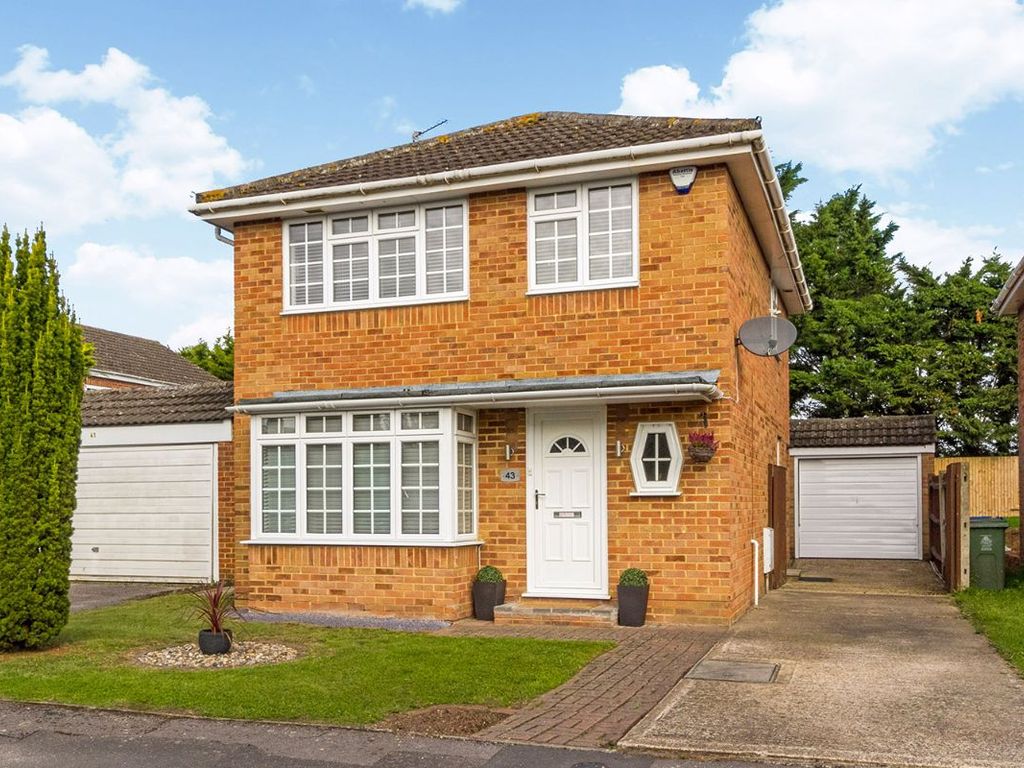 3 bed detached house for sale in Balmoral, Cranbrook Drive, Maidenhead