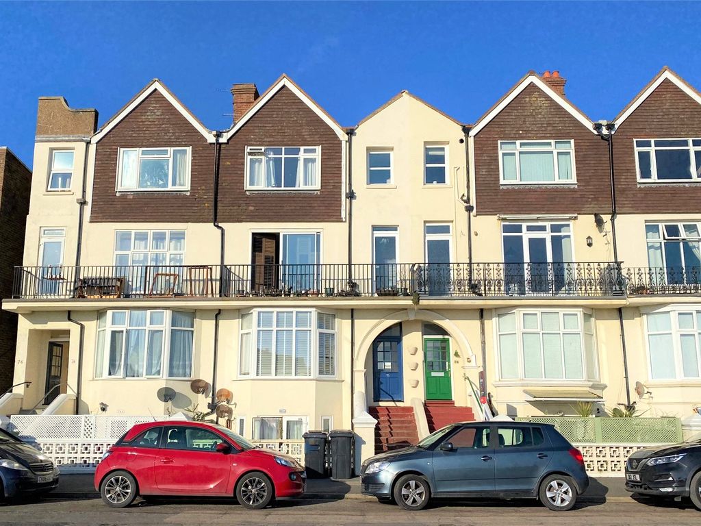 1 bed flat for sale in South Terrace, Littlehampton, West Sussex BN17