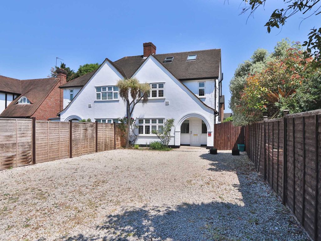 4 bed semidetached house to rent in Malden Road, New Malden KT3 Zoopla
