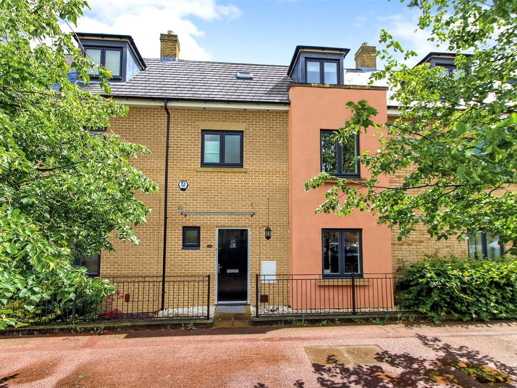 4 bed terraced house for sale in Central Avenue, Cambridge CB4, £