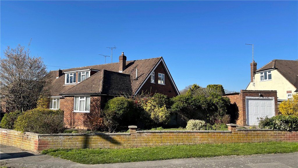 3 bed bungalow for sale in Rowan Drive, Crowthorne, Berkshire RG45 Zoopla