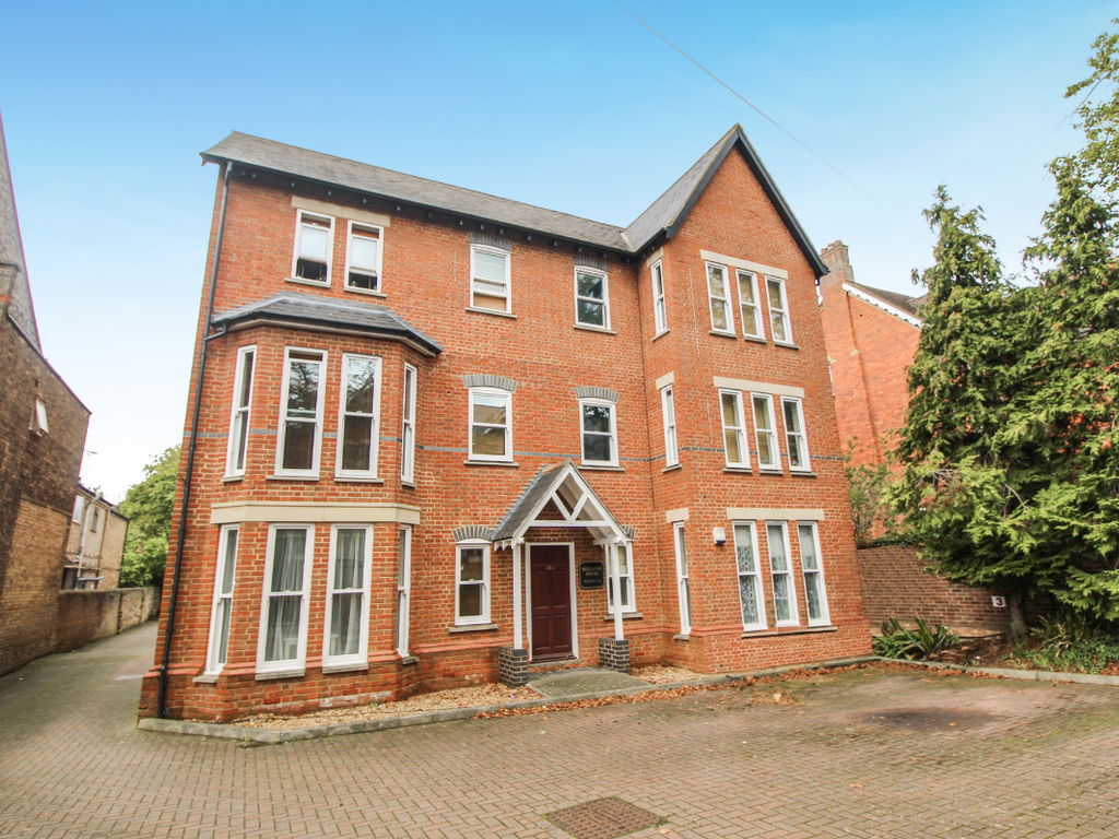 2 bed flat for sale in Holland House, Linden Road, Bedford MK40, £