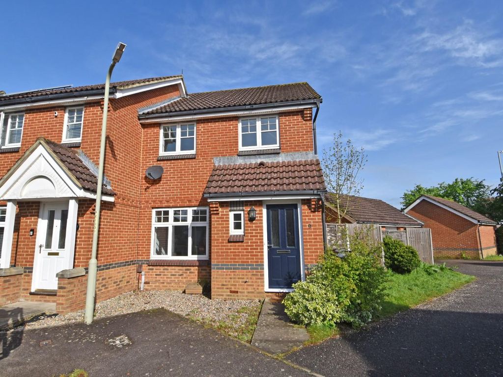 3 bed end terrace house for sale in Pantheon Gardens, Kingsnorth