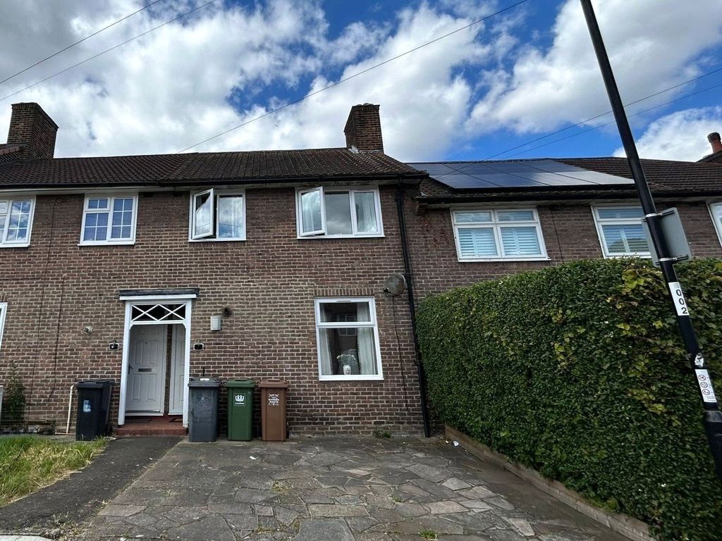 3 bed terraced house for sale in Reigate Road, Bromley BR1, £435,000
