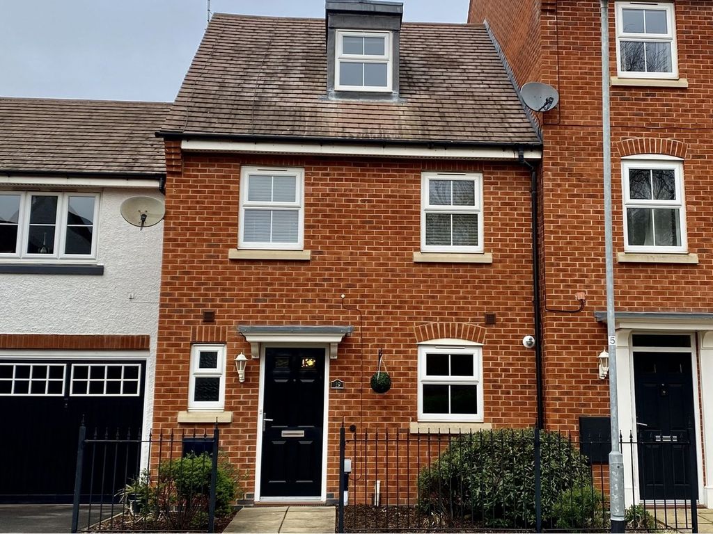 3 bed town house for sale in Apple Avenue, Fernwood, Newark NG24 Zoopla