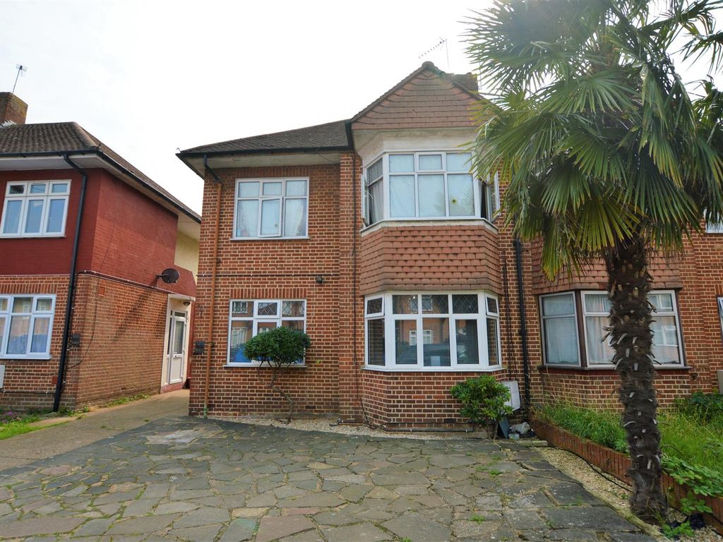2 bed for sale in Amesbury Road, Feltham TW13, £315,000 Zoopla
