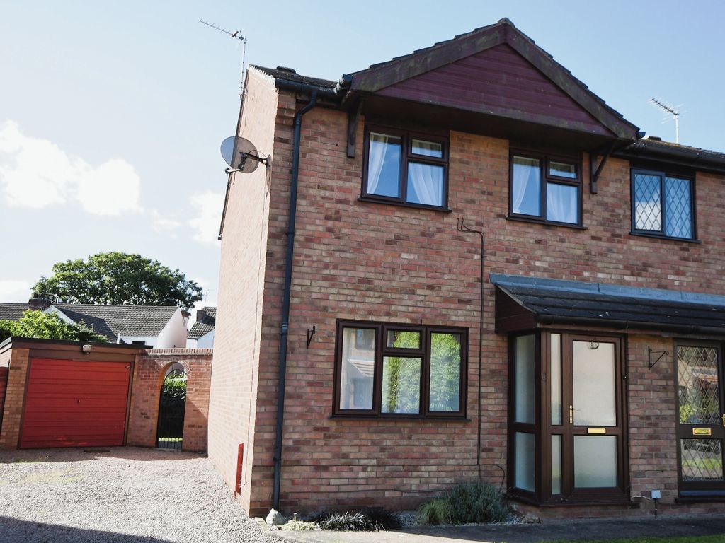 3 bed semidetached house for sale in St. Matthews Close, Lincoln