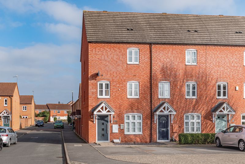 3 bed town house for sale in Iron Way, Breme Park, Bromsgrove B60 Zoopla