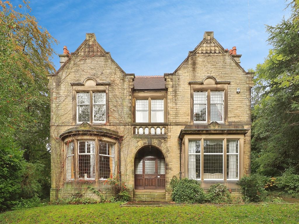 4 bed detached house for sale in Woodhouse Hill, Fartown, Huddersfield