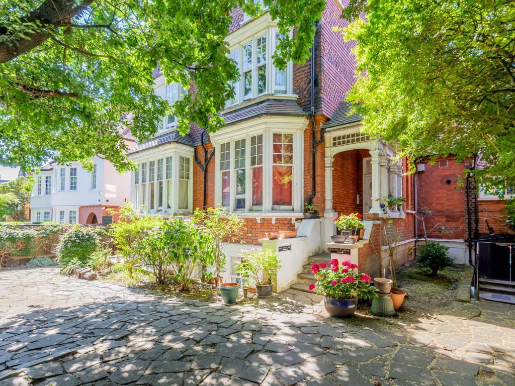 Ferncroft Avenue, London NW3