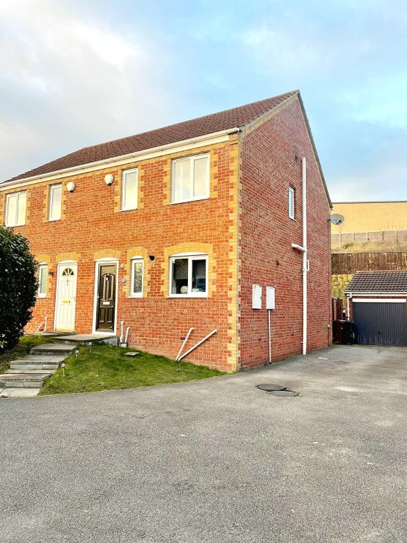 3 bed semidetached house for sale in Cropton Road, Royston, Barnsley